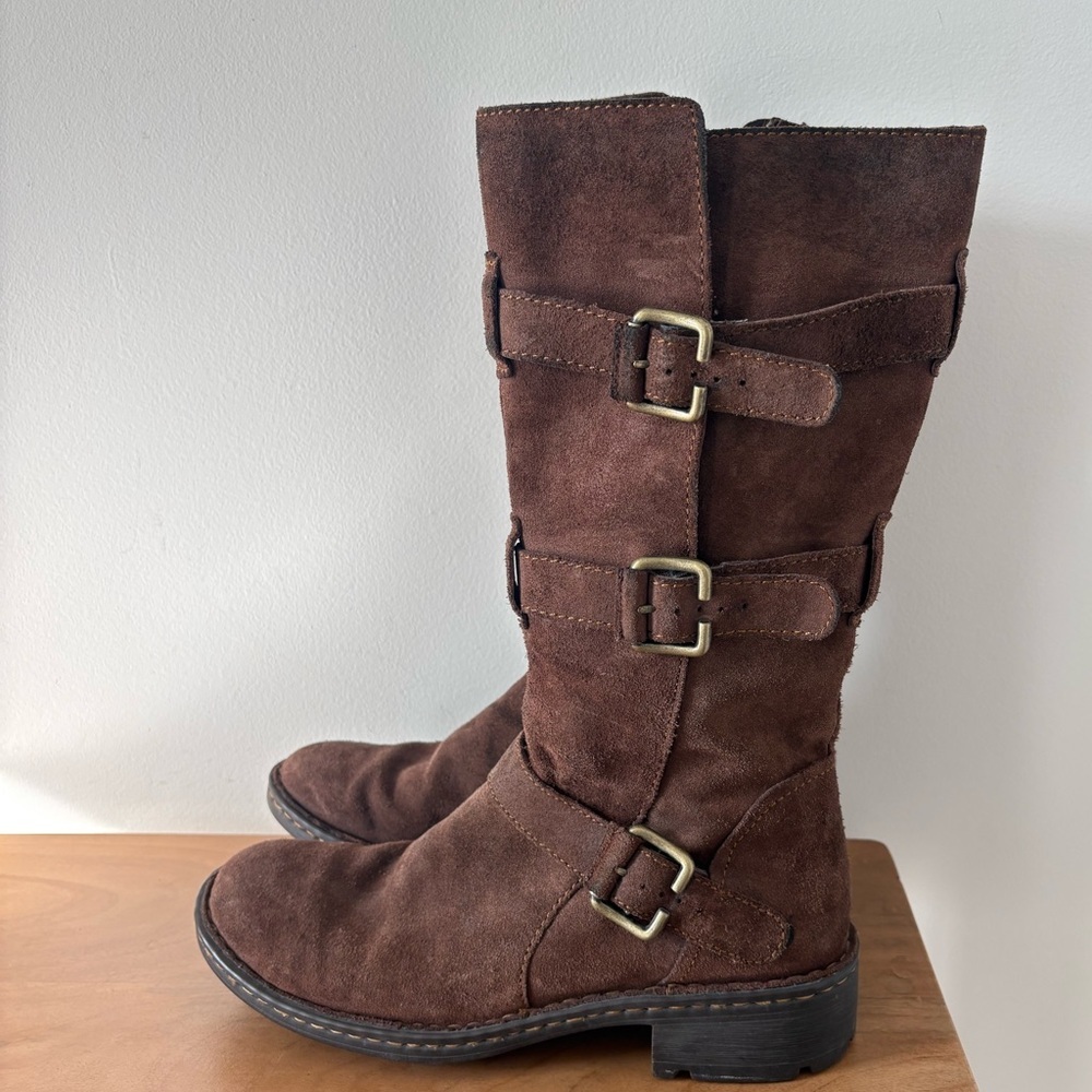 Born Boots Size 8.5 Buckle Accent Brown